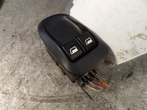 Peugeot 206 przełącznik szyby