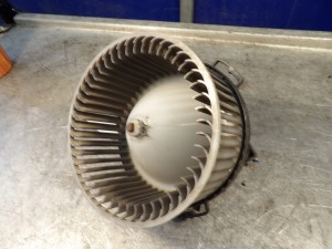 Mazda V 5 wentylator dmuchawy 894000-0270 HB111