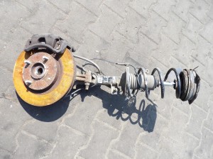 Nissan Cube 1,6B zawieszenie przednie lewe