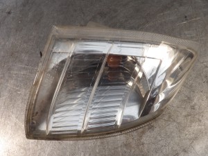 Nissan X-Trail T30 kierunkowskaz prawy