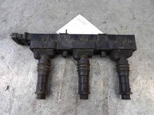 Opel Corsa B cewka zapłonowa 0221503014