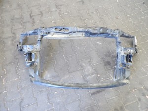 Opel Corsa D pas przedni