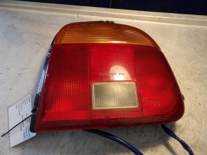 Suzuki Baleno I lampa tylna prawa HB 1,6B