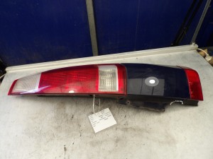 Opel Meriva A lampa tylna prawa HB 5D lak. Y20Z