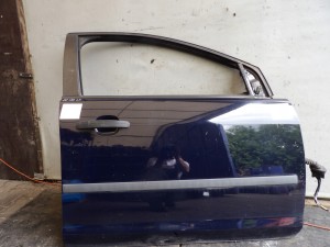 Ford Focus MK2 drzwi przednie praweHB 5D lak. V3
