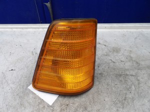Mercedes 308D, W602 kierunkowskaz prawy
