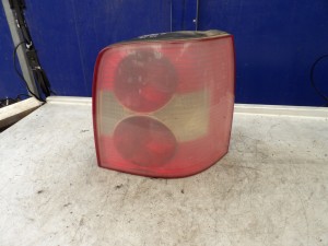 Volkswagen Passat B5 lampa tylna prawa kombi 3B9945096AA