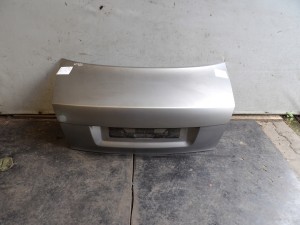 Audi A4 B6 klapa tylna sedan 1,8B