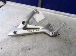 Honda VFR 800 podnóżek tylny lewy