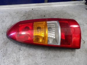 Opel Astra II G lampa tylna prawa kombi 11A391B