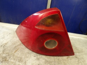 Ford Mondeo MK3 lampa tylna lewa 1,8D