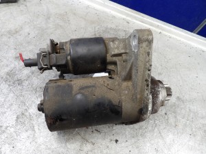 Seat Ibiza III - 1,4 rozrusznik 0001121036