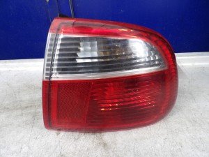 Seat Toledo II lampa tylna prawa 1M5945096B