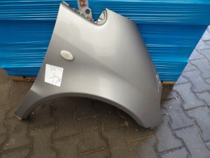 Mercedes A140 błotnik prawy lak. 706