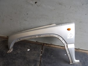 Jeep Cherokee III błotnik lewy