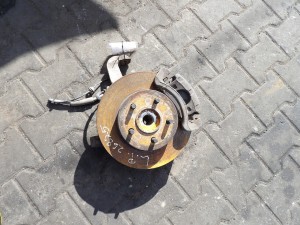 Jeep Cherokke III KJ zwrotnica przednia lewa