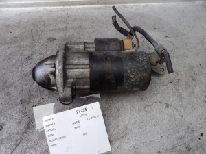 Audi A4 B6 rozrusznik 2,0B