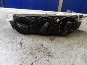 Ford Focus MK2 panel nawiewu, klimatyzacji 3M5T19980AD 69607320