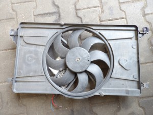 Ford Focus MK2 wentylator chłodnicy 3M518C607EC