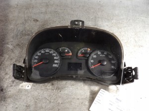 Fiat Punto II zegary, liczniki 46833366 1 90271 503.00.046.02.00 C141