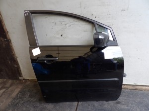 Mazda 5 drzwi przednie prawe
