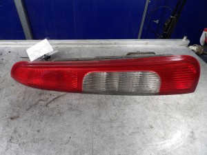 Ford C-max lampa tylna prawa HB 5D