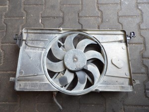 Ford Focus MK2 wentylator chłodnicy 3M51-8C607-EC