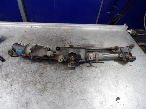 Mazda 2 mechanizm wycieraczek przód LDF71