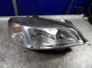 Opel Astra G II lampa przednia prawa 1,6B