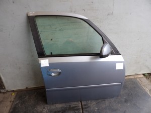 Opel Meriva I drzwi przednie prawe HB 5D lak. Z163