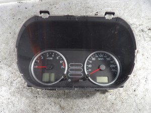 Ford Fiesta MK5 1,3 licznik