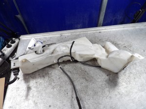 Ford Focus MK2 zbiornik spryskiwaczy 1,6B 4M51-13K163