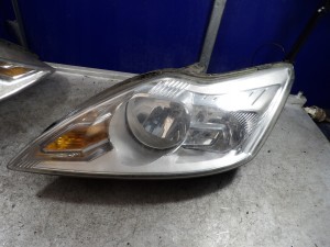 Ford Focus MK2 lampa przednia lewa 8M51-13W030-AD