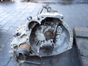 Nissan Primera P12 1,8B 85KW 116KM skrzynia biegów V709VA