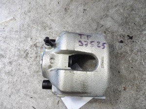 BMW 318i E46 zacisk hamulcowy tył prawy 23TA0011