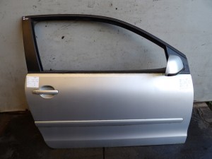 Volkswagen Polo IV 9N drzwi przednie prawe HB 3D