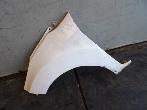 Ford Fiesta MK7 VII błotnik lewy lak. H9