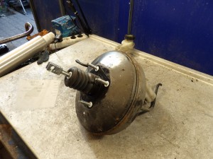 Ford Fiesta MK7 serwo, pompa hamulcowa 1,6TDCI 8V51-2B195-LE 0204054083