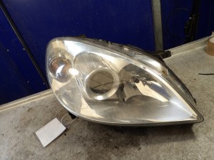 Mercedes W245 lampa przednia prawa