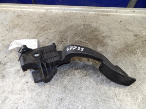 Opel Corsa D pedał gazu 55702020