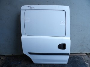 Opel Combo C II przesuwne prawe lak. Y474
