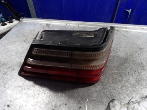 Mercedes 124 lampa tylna prawa 2,2B 008794