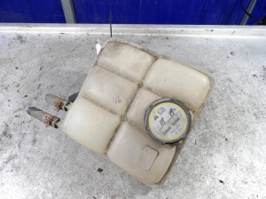 Ford Focus MK2 zbiornik wyrównawczy 1,6B