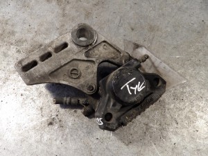 Suzuki GSX 750 zacisk hamulcowy tylny