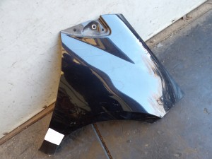 Mercedes A180 W169 błotnik prawy lak. 191