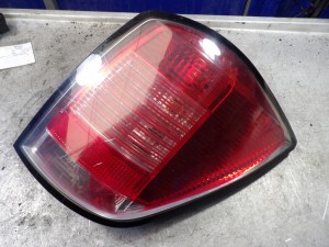 Opel Astra H lampa tylna prawa kombi 24451840 417002
