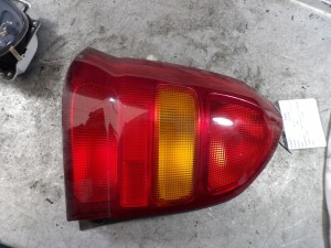 Suzuki Alto V lampa tylna lewa HB 5D