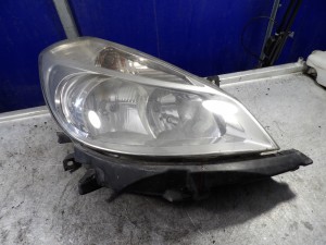 Renault Clio III lampa przednia prawa 1,5DCI 8200459823 8200244897 VALEO
