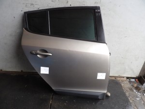 Renault Megane III drzwi tylne prawe lak. TEHNK HB 5D
