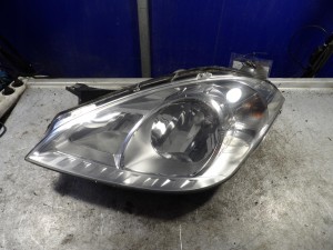 Mercedes A180 W169 lampa przednia lewa A1698205761 0301241201
